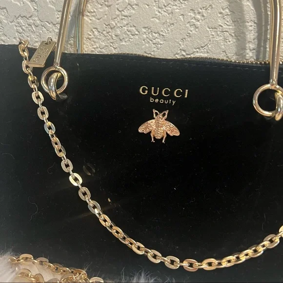 Gucci Black Velvet Cosmetic Pouch Bag with Crossbody Chain and Handles - Picture 4 of 9